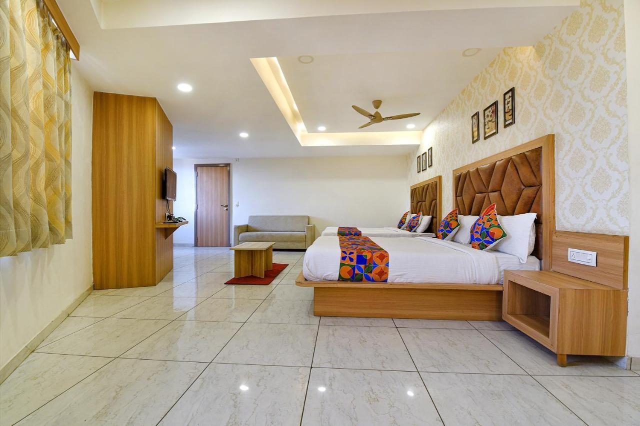 Hotel Legrand.Inn Ahmedabad Exterior photo