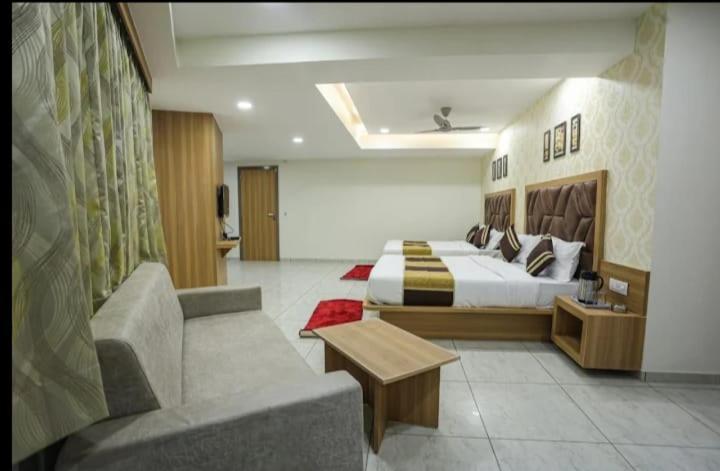 Hotel Legrand.Inn Ahmedabad Exterior photo